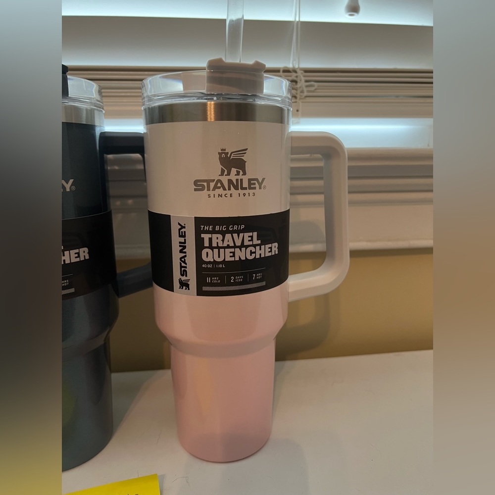 BNWT Parfait Pink White Pearlescent Ombré Stanley OG 40oz